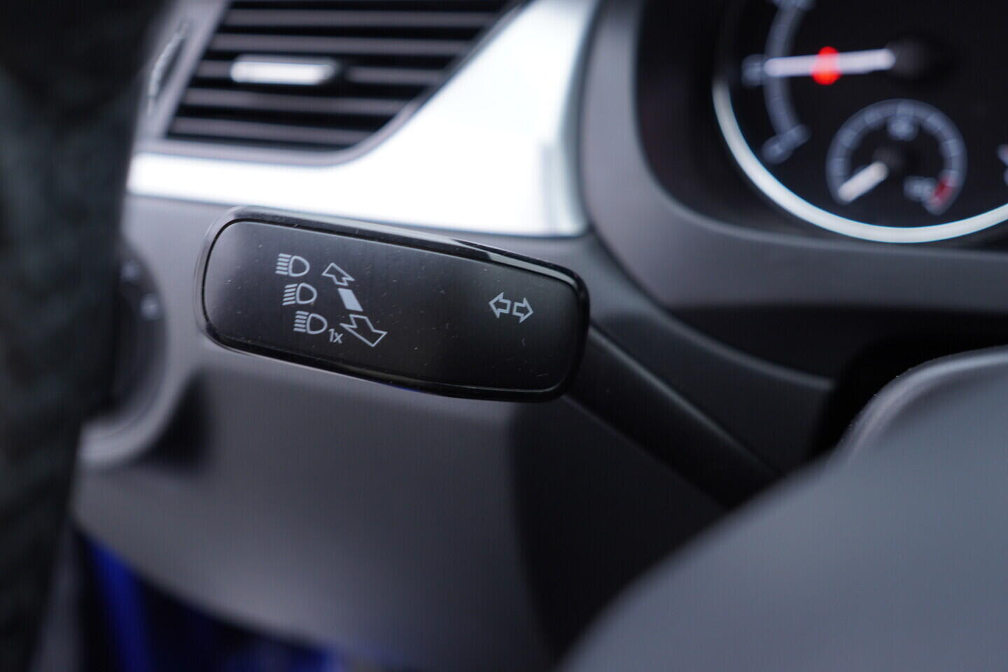 OV190V10926_23.webp_RAPID Ambition Fresh 1.0 TSI 81 kW manuál