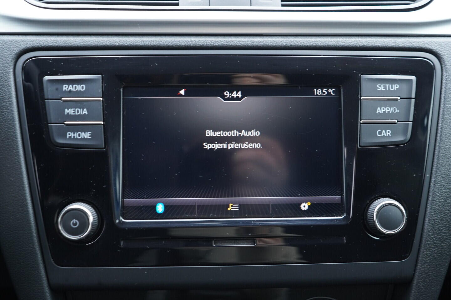 OV190V10926_30.webp_RAPID Ambition Fresh 1.0 TSI 81 kW manuál