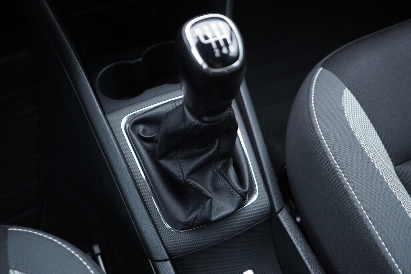 OV190V10926_33.webp_RAPID Ambition Fresh 1.0 TSI 81 kW manuál