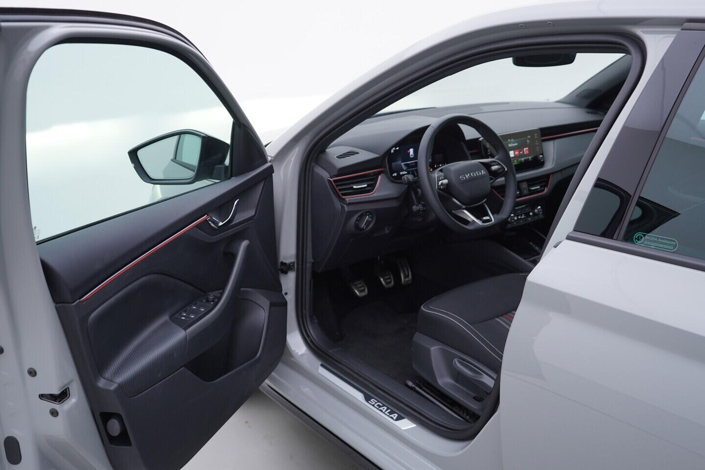 OV190V10927_18.webp_SCALA Monte Carlo 1.0 TSI 85 kW manuál, DPH