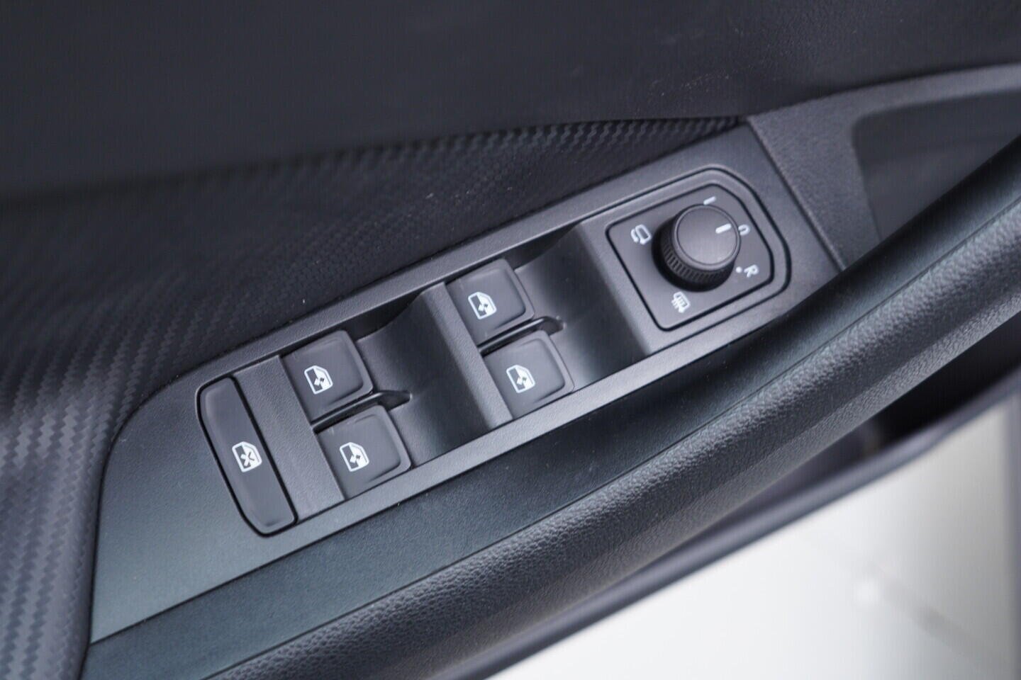 OV190V10927_20.webp_SCALA Monte Carlo 1.0 TSI 85 kW manuál, DPH