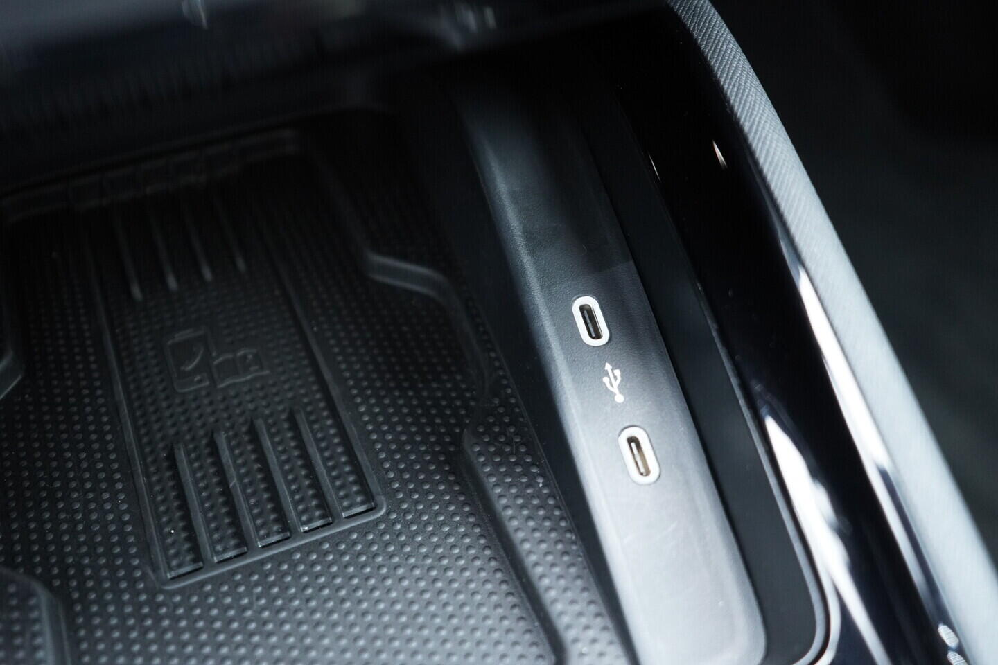 OV190V10927_33.webp_SCALA Monte Carlo 1.0 TSI 85 kW manuál, DPH