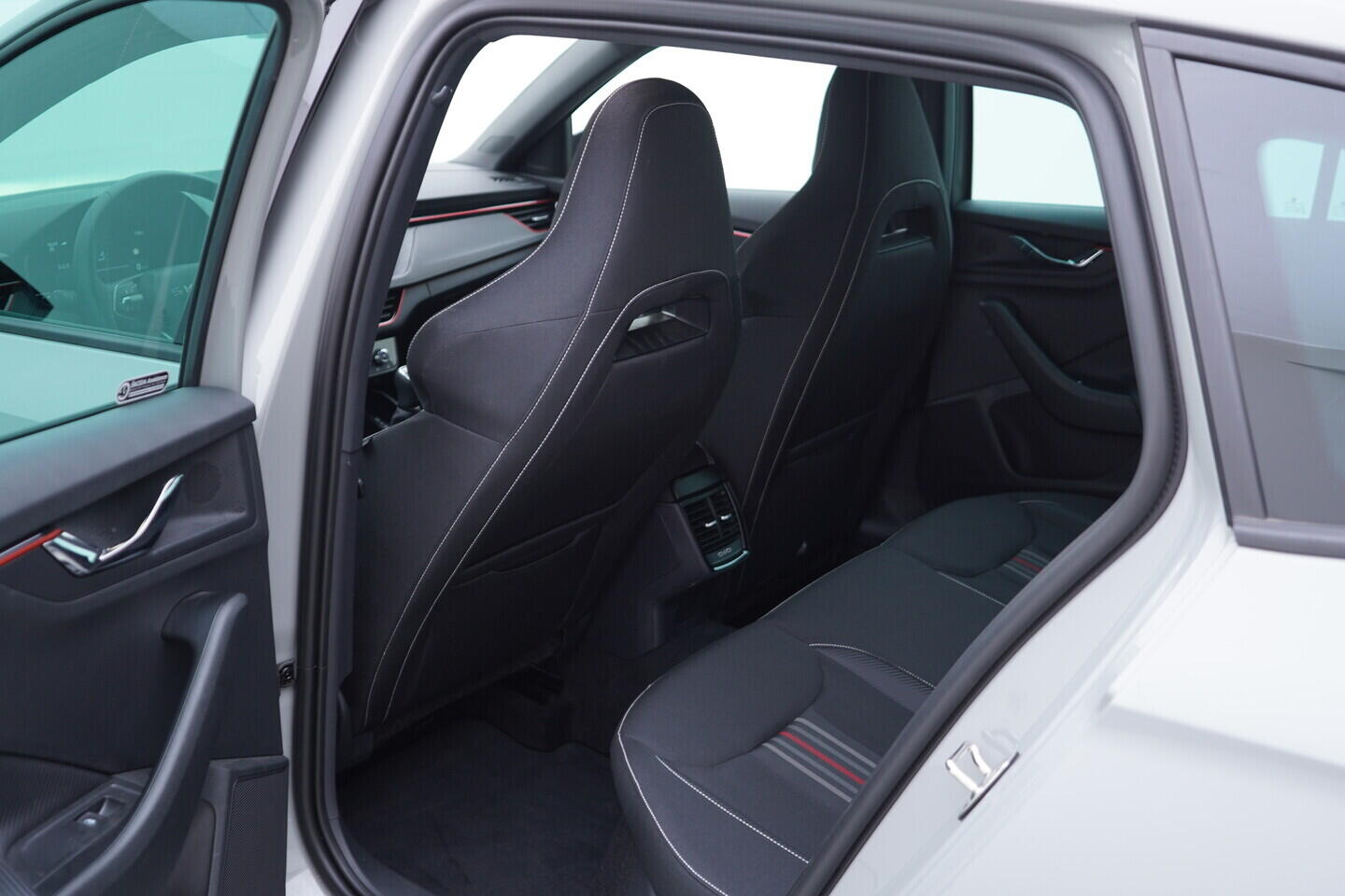 OV190V10927_35.webp_SCALA Monte Carlo 1.0 TSI 85 kW manuál, DPH