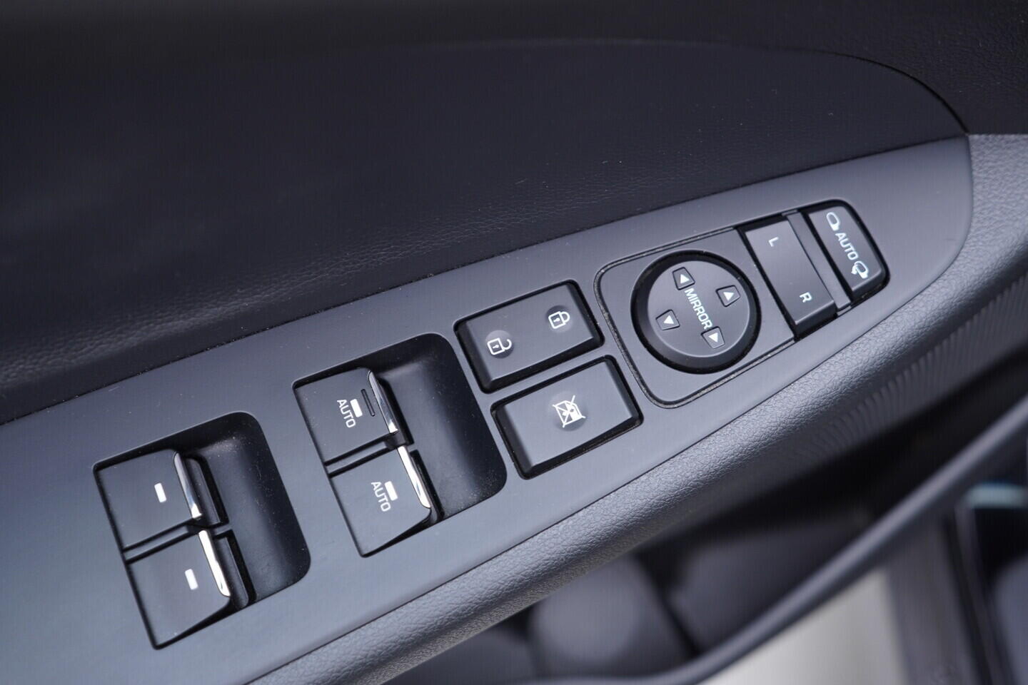 OV190V10928_20.webp_TUCSON  1.6  _ kW manuál