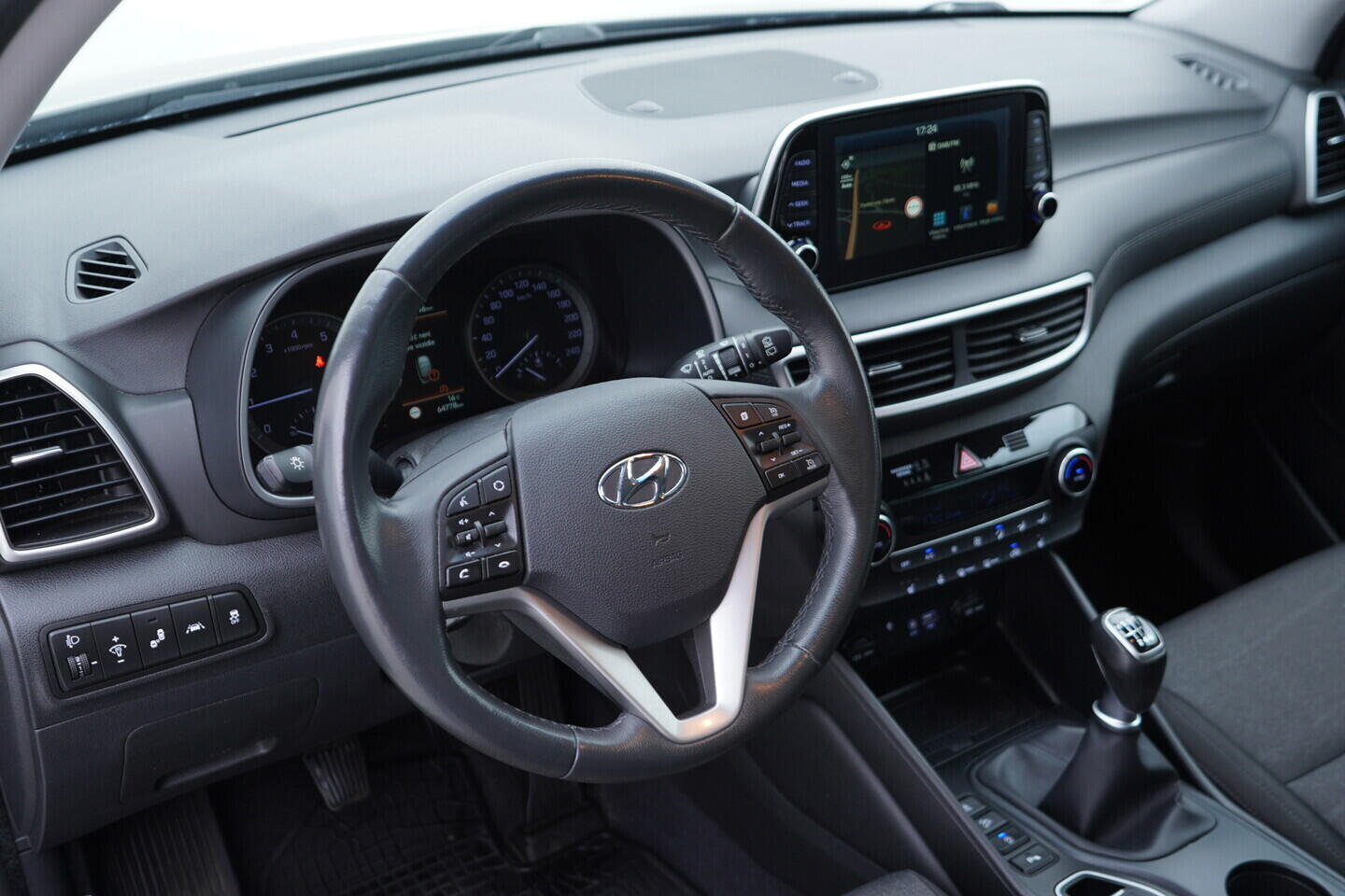 OV190V10928_21.webp_TUCSON  1.6  _ kW manuál