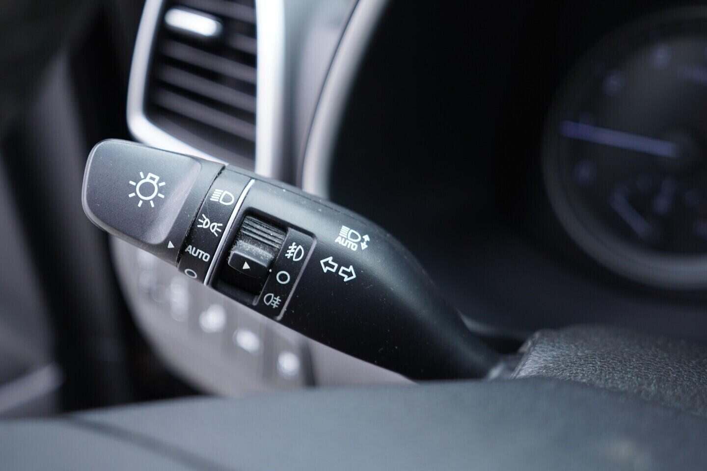 OV190V10928_23.webp_TUCSON  1.6  _ kW manuál