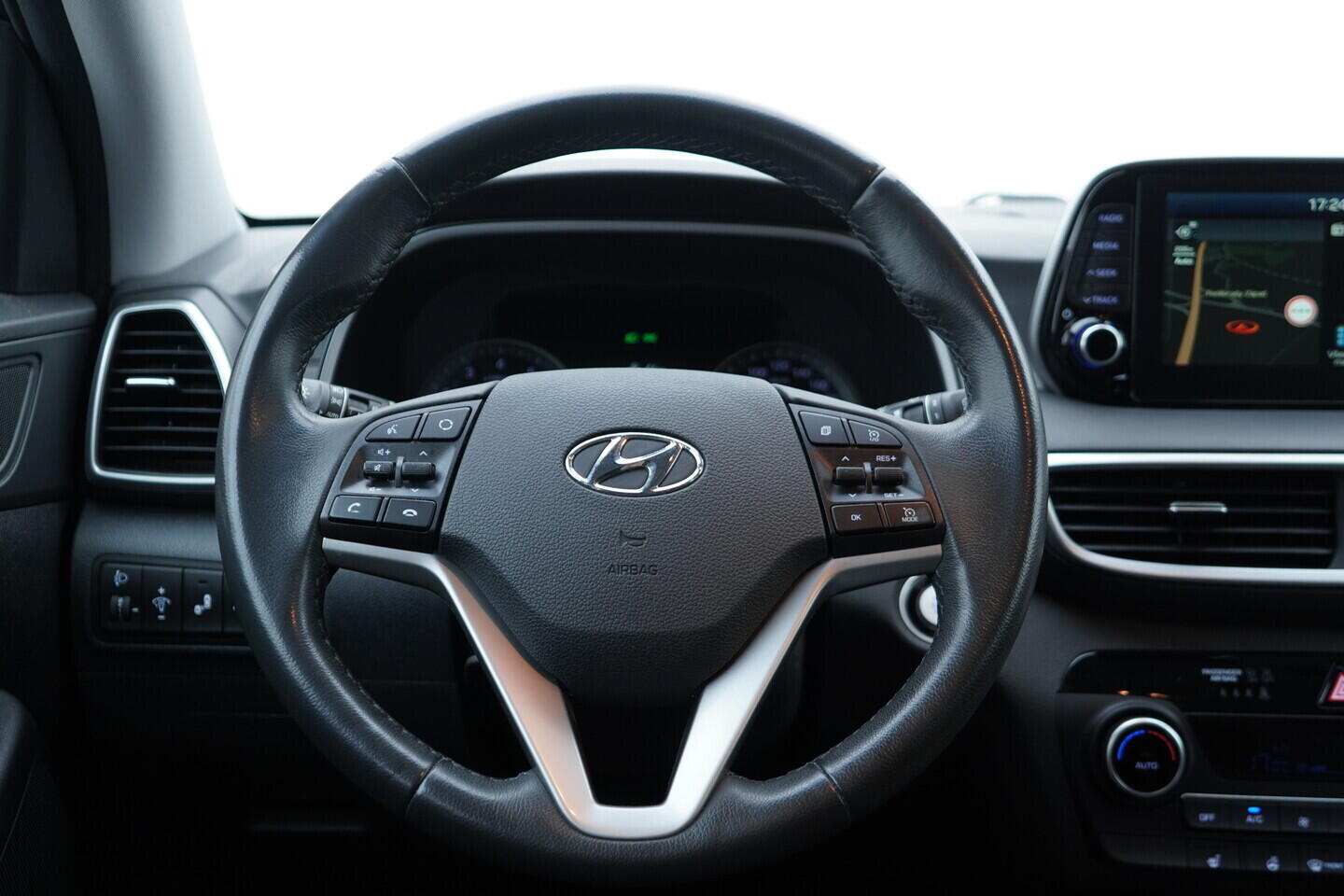 OV190V10928_29.webp_TUCSON  1.6  _ kW manuál