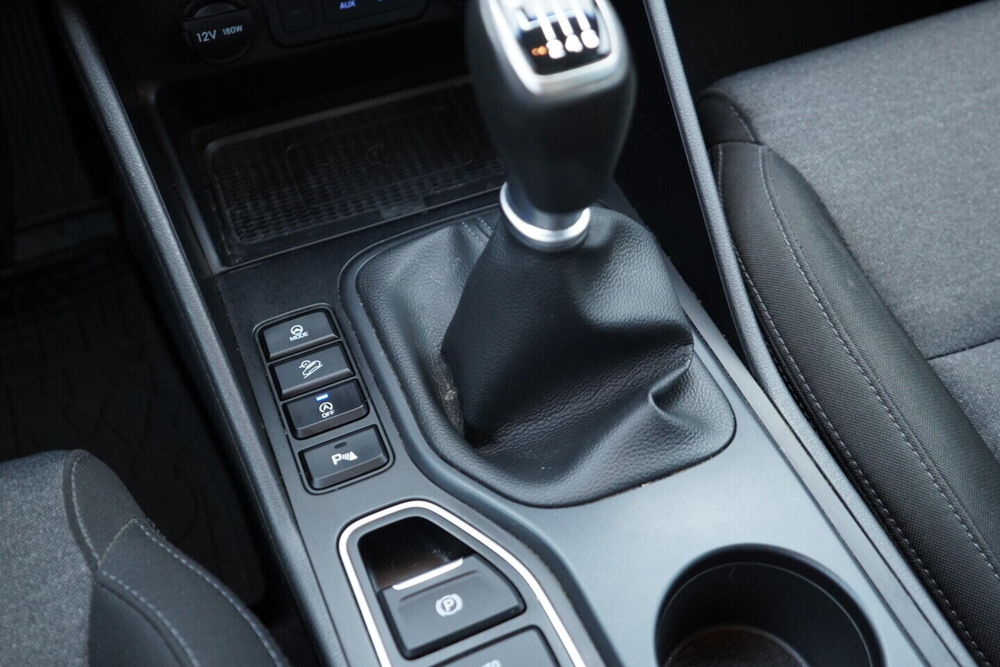 OV190V10928_35.webp_TUCSON  1.6  _ kW manuál