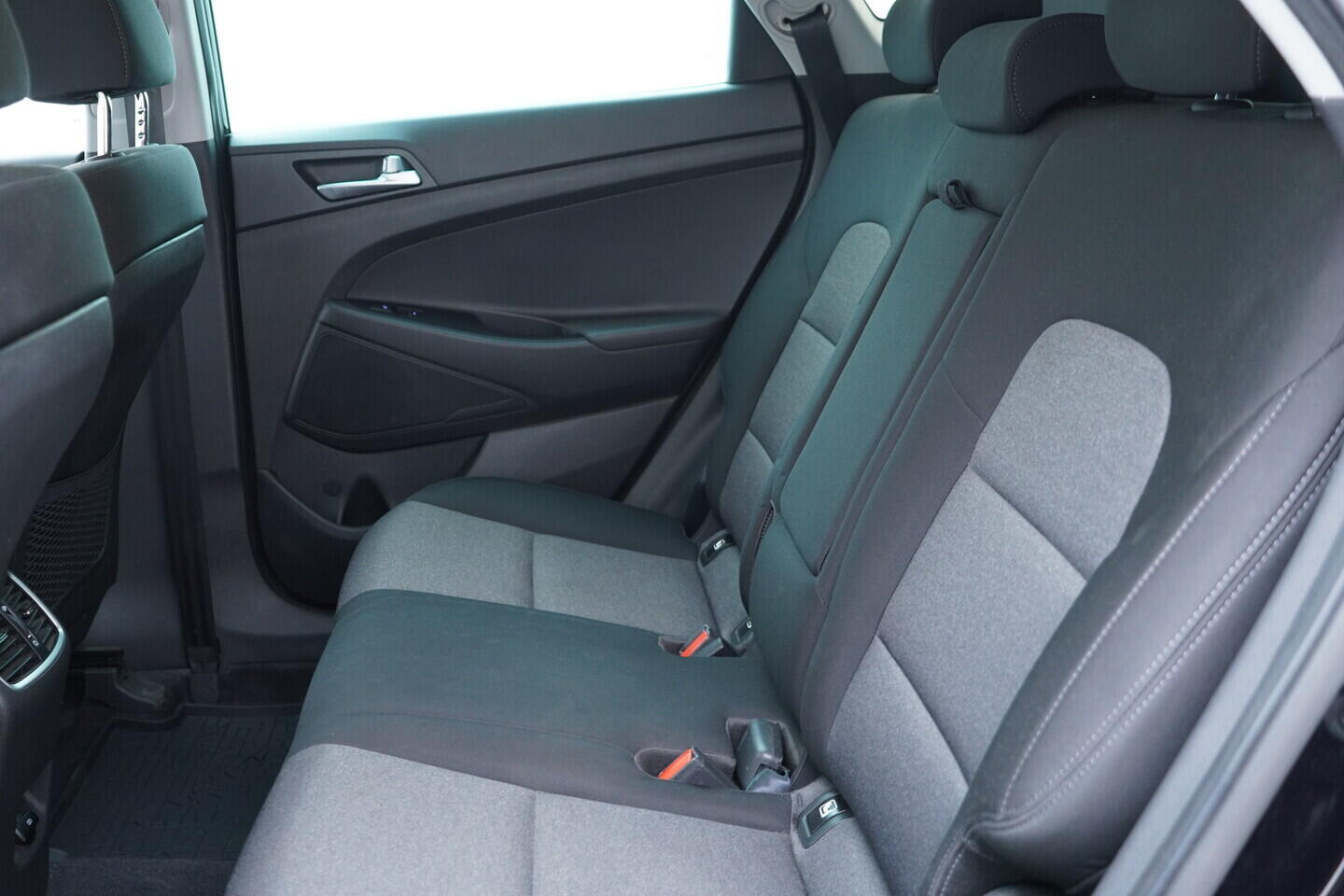 OV190V10928_37.webp_TUCSON  1.6  _ kW manuál