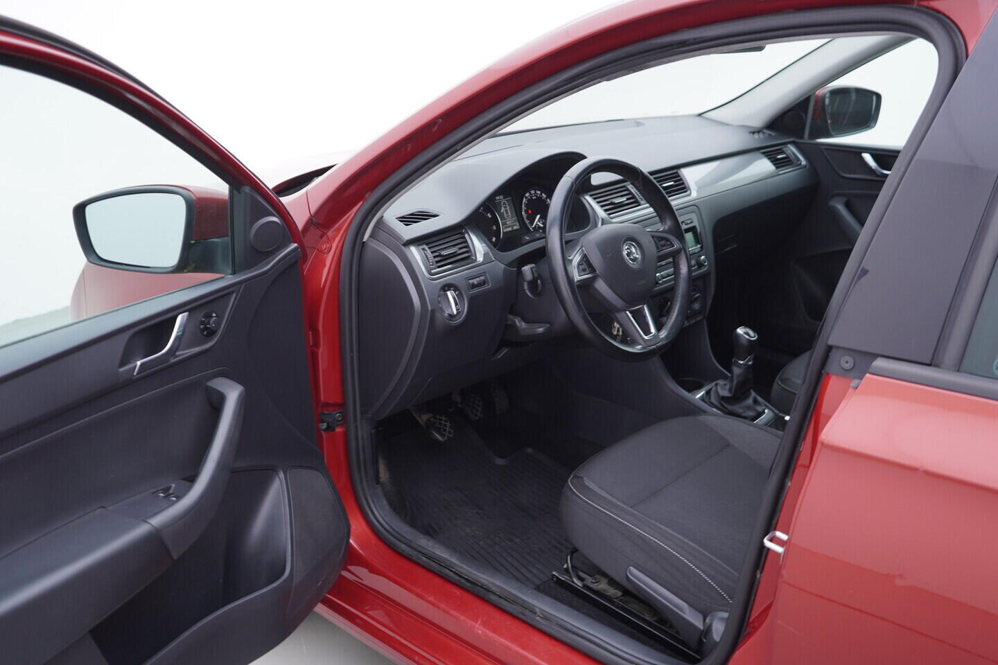 OV190V10931_18.webp_RAPID Ambition 1.2 TSI 63 kW manuál