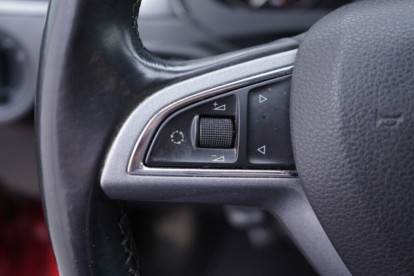 OV190V10931_25.webp_RAPID Ambition 1.2 TSI 63 kW manuál