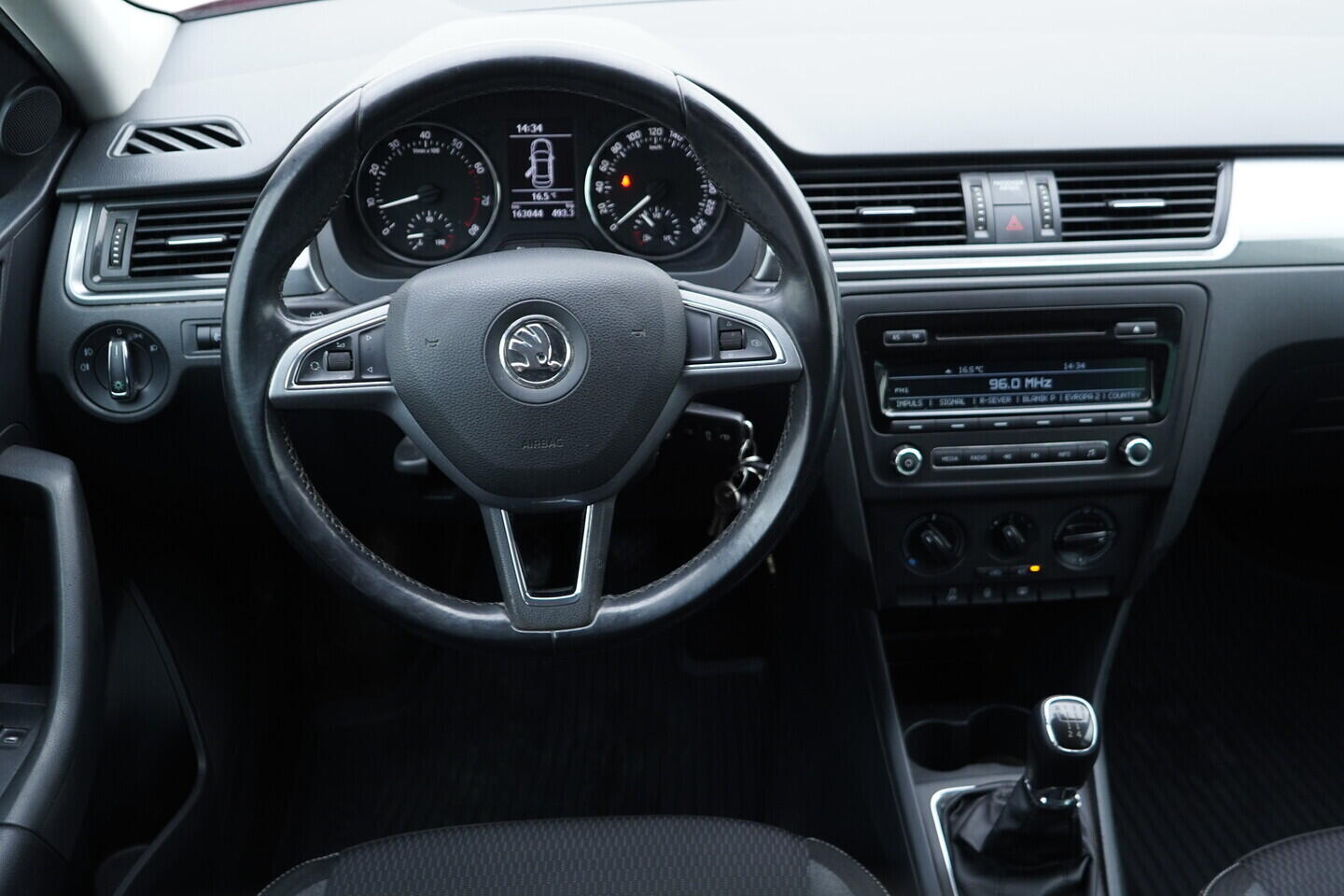 OV190V10931_27.webp_RAPID Ambition 1.2 TSI 63 kW manuál