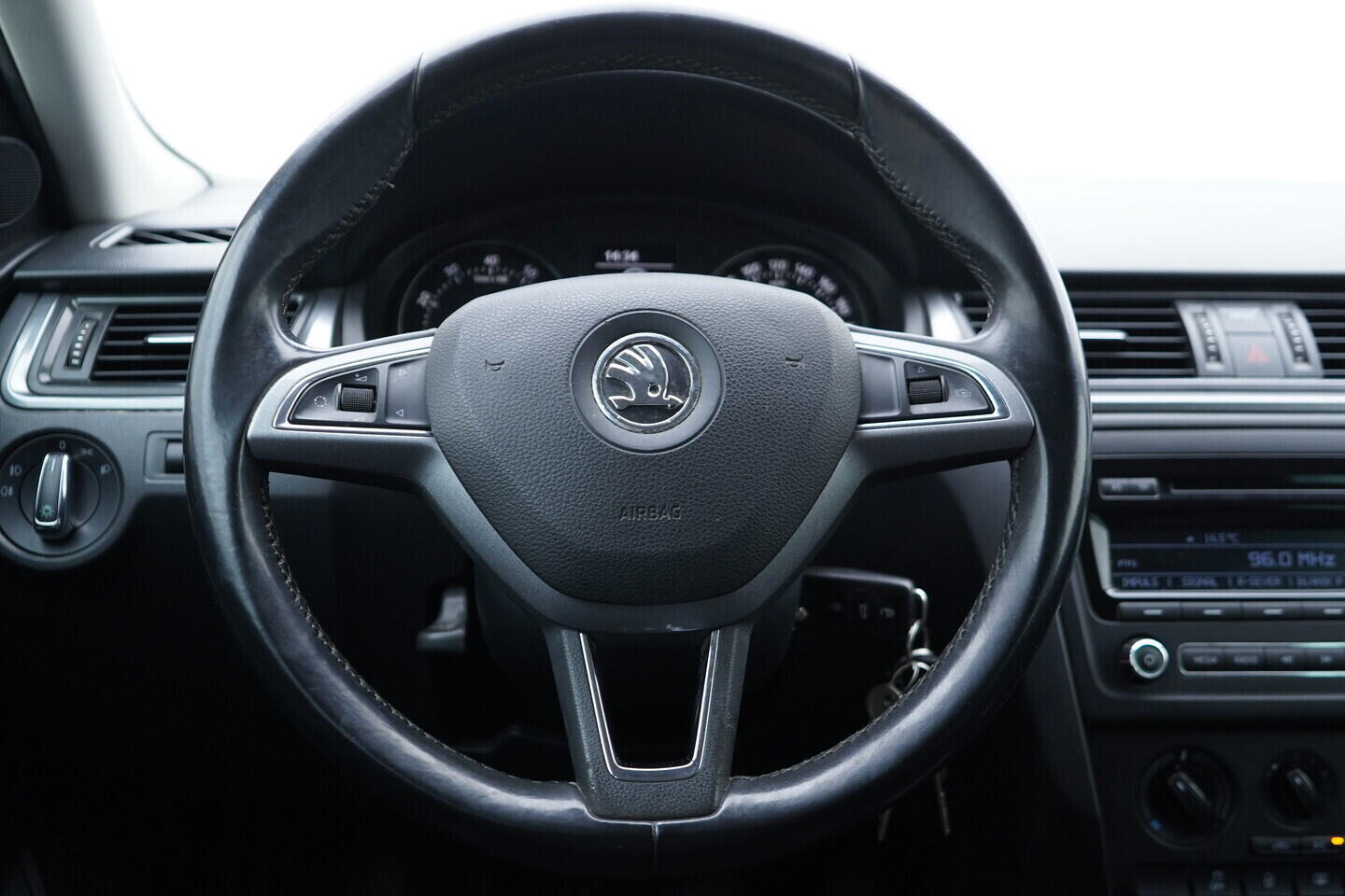 OV190V10931_28.webp_RAPID Ambition 1.2 TSI 63 kW manuál