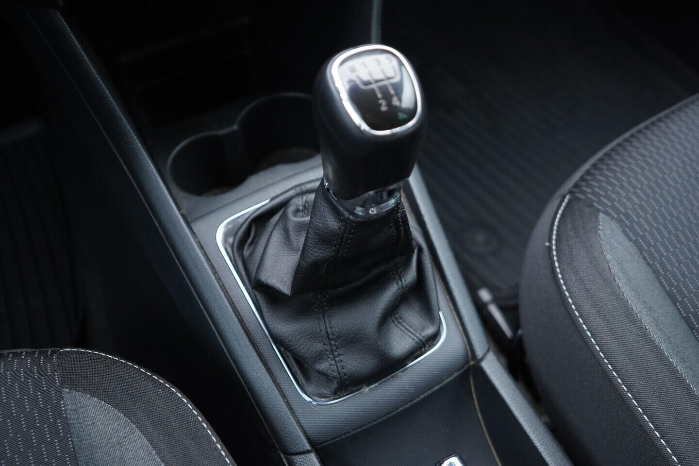 OV190V10931_31.webp_RAPID Ambition 1.2 TSI 63 kW manuál