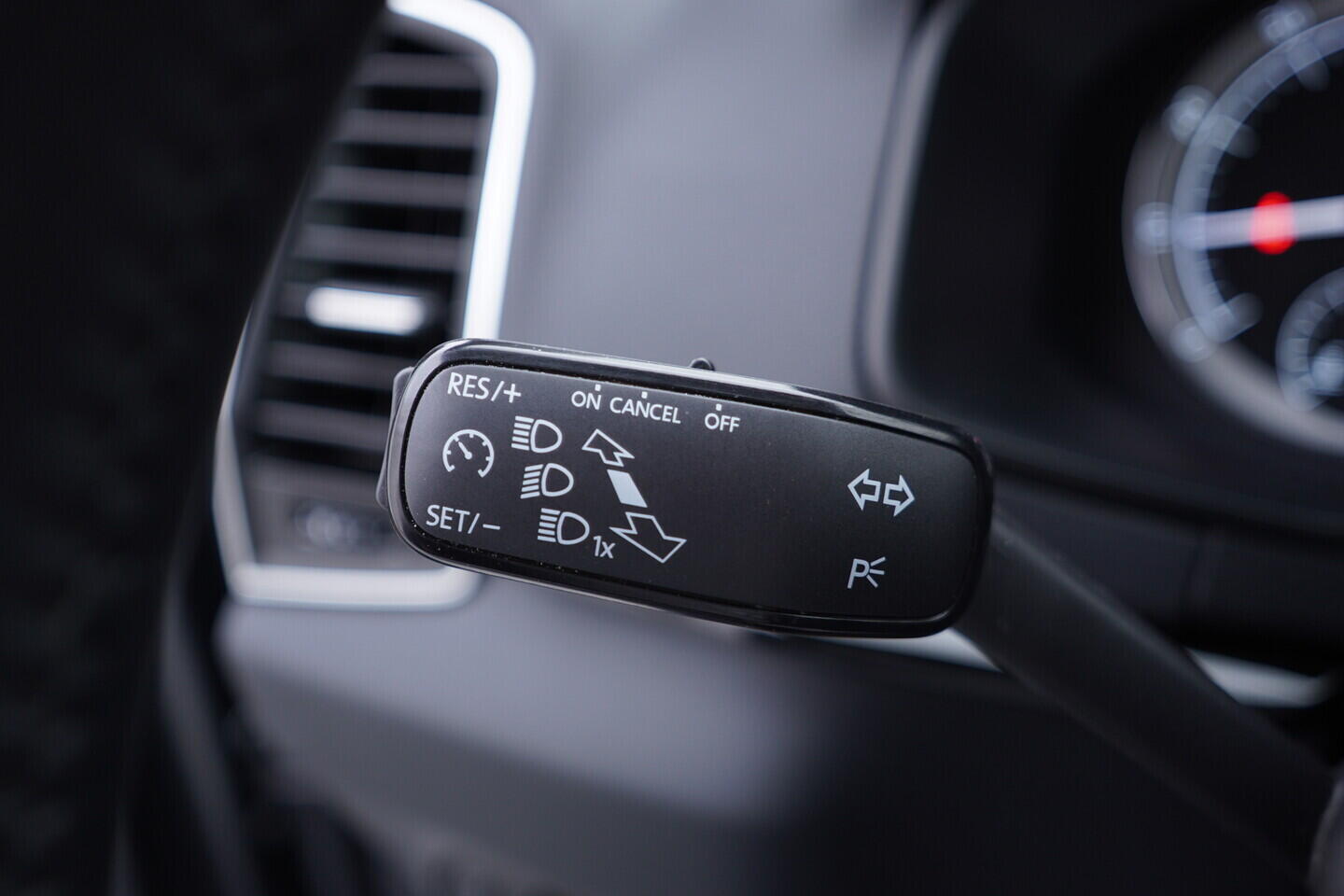 OV190V10932_23.webp_KAROQ Style 1.0 TSI 81 kW manuál