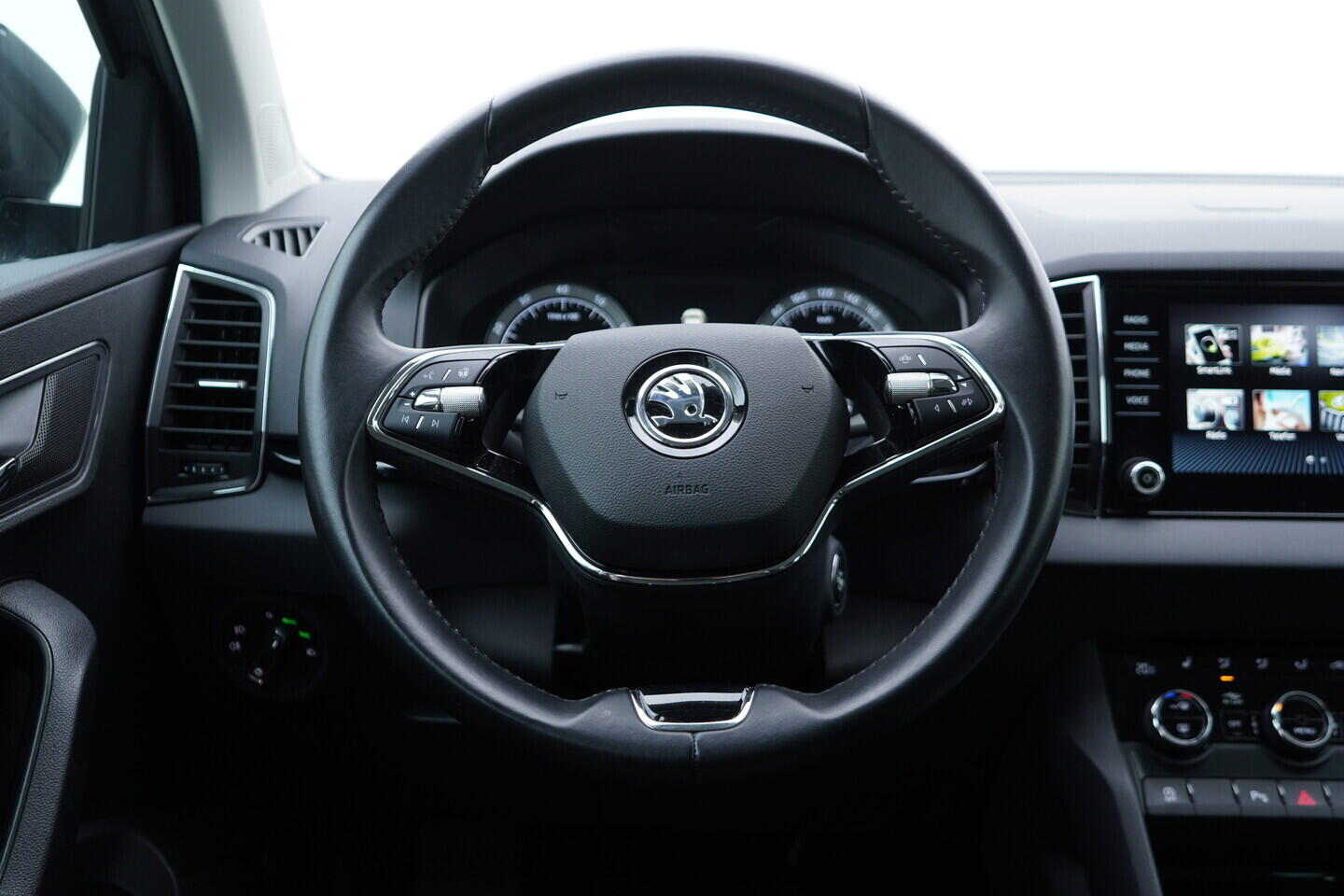 OV190V10932_26.webp_KAROQ Style 1.0 TSI 81 kW manuál