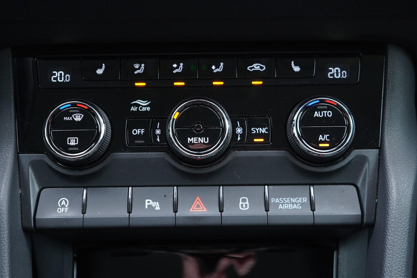 OV190V10932_31.webp_KAROQ Style 1.0 TSI 81 kW manuál