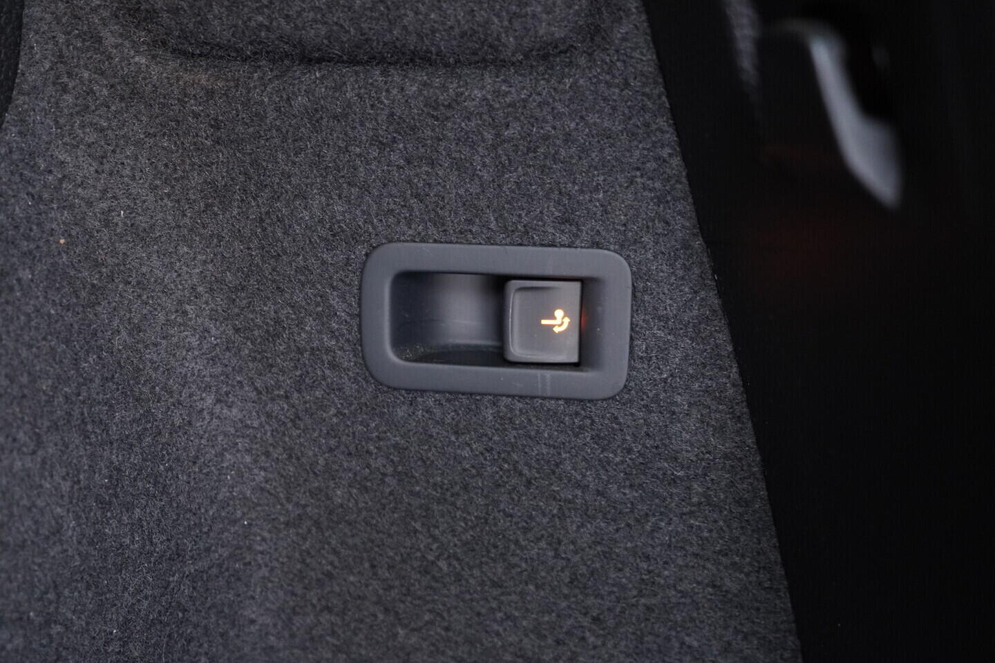 OV190V10932_38.webp_KAROQ Style 1.0 TSI 81 kW manuál