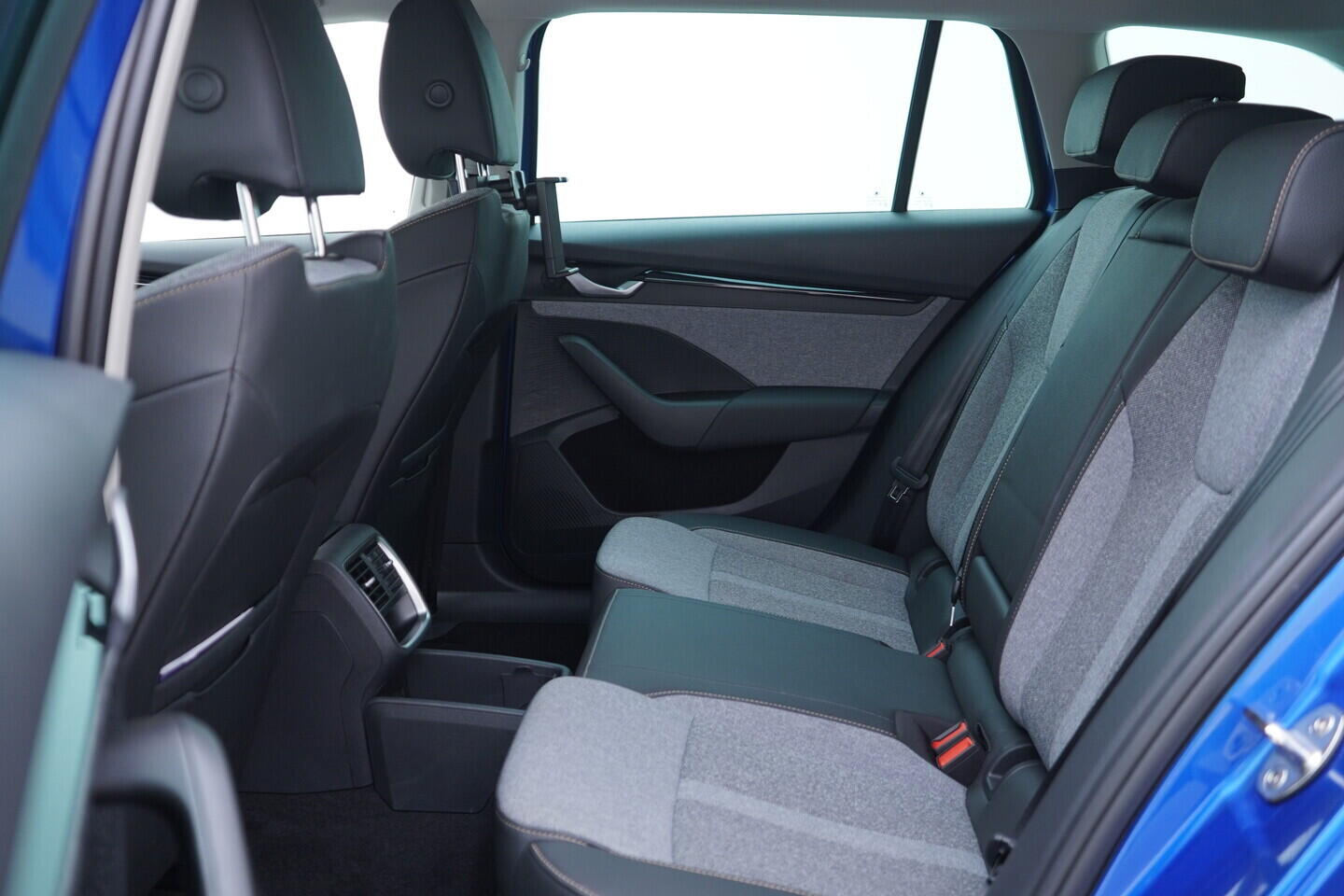 OV190V10933_38.webp_OCTAVIA Top Selection 2.0 TDI 110 kW automat, DPH