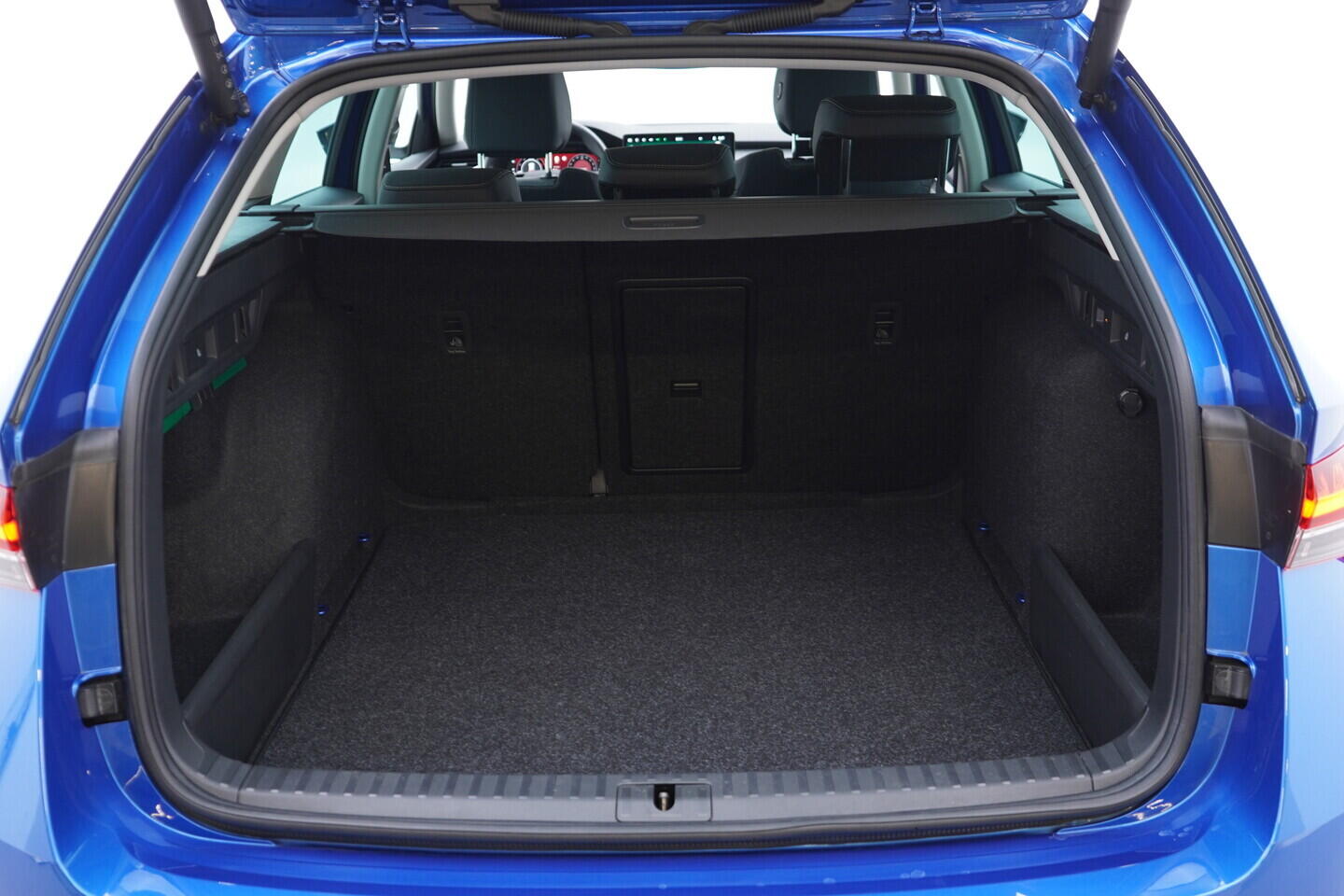 OV190V10933_40.webp_OCTAVIA Top Selection 2.0 TDI 110 kW automat, DPH