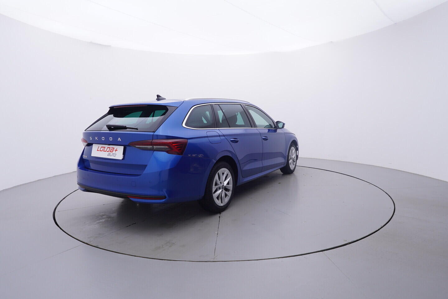 OV190V10935_14.webp_OCTAVIA Top Selection 2.0 TDI 110 kW automat, DPH