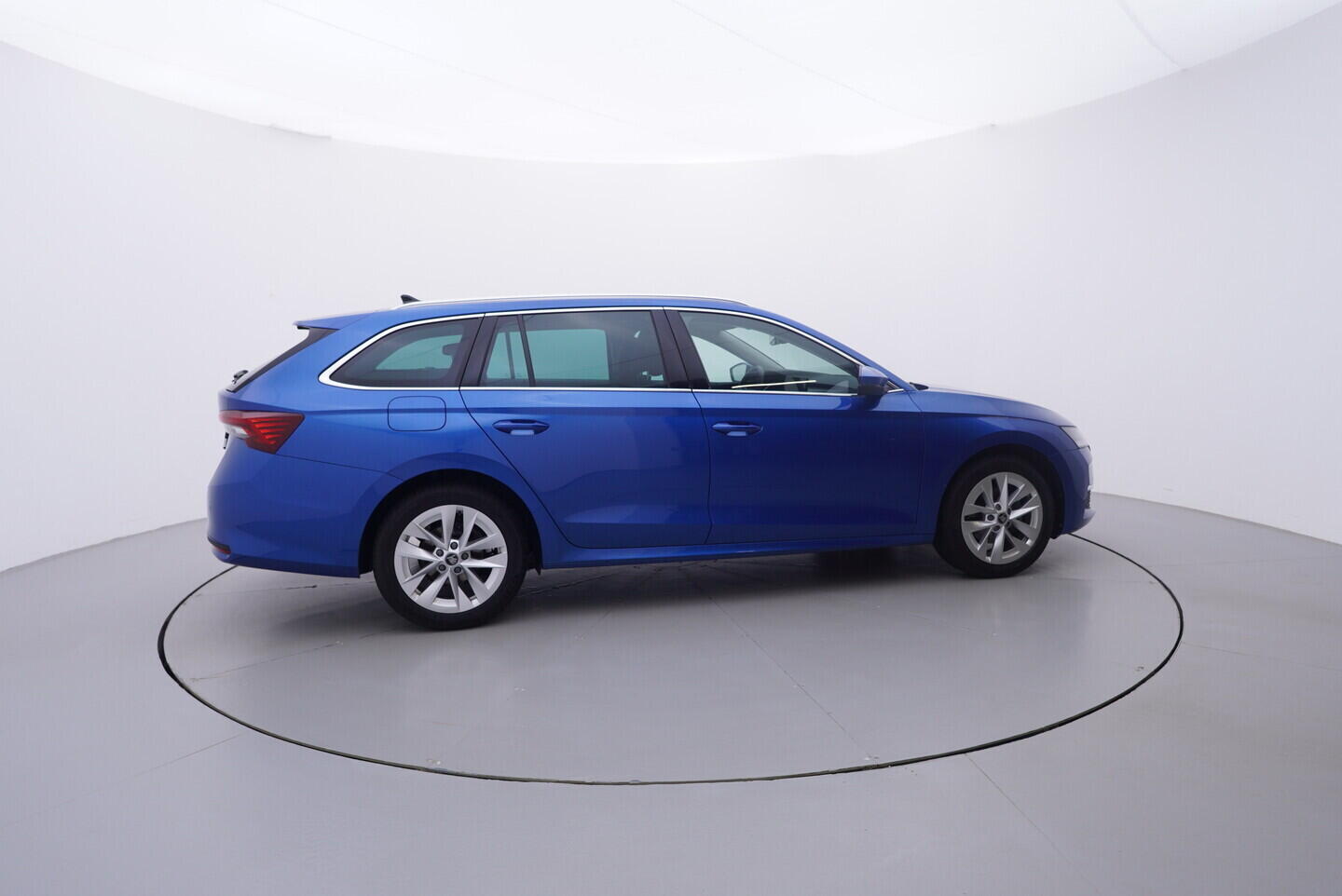 OV190V10936_15.webp_OCTAVIA Top Selection 2.0 TDI 110 kW automat, DPH