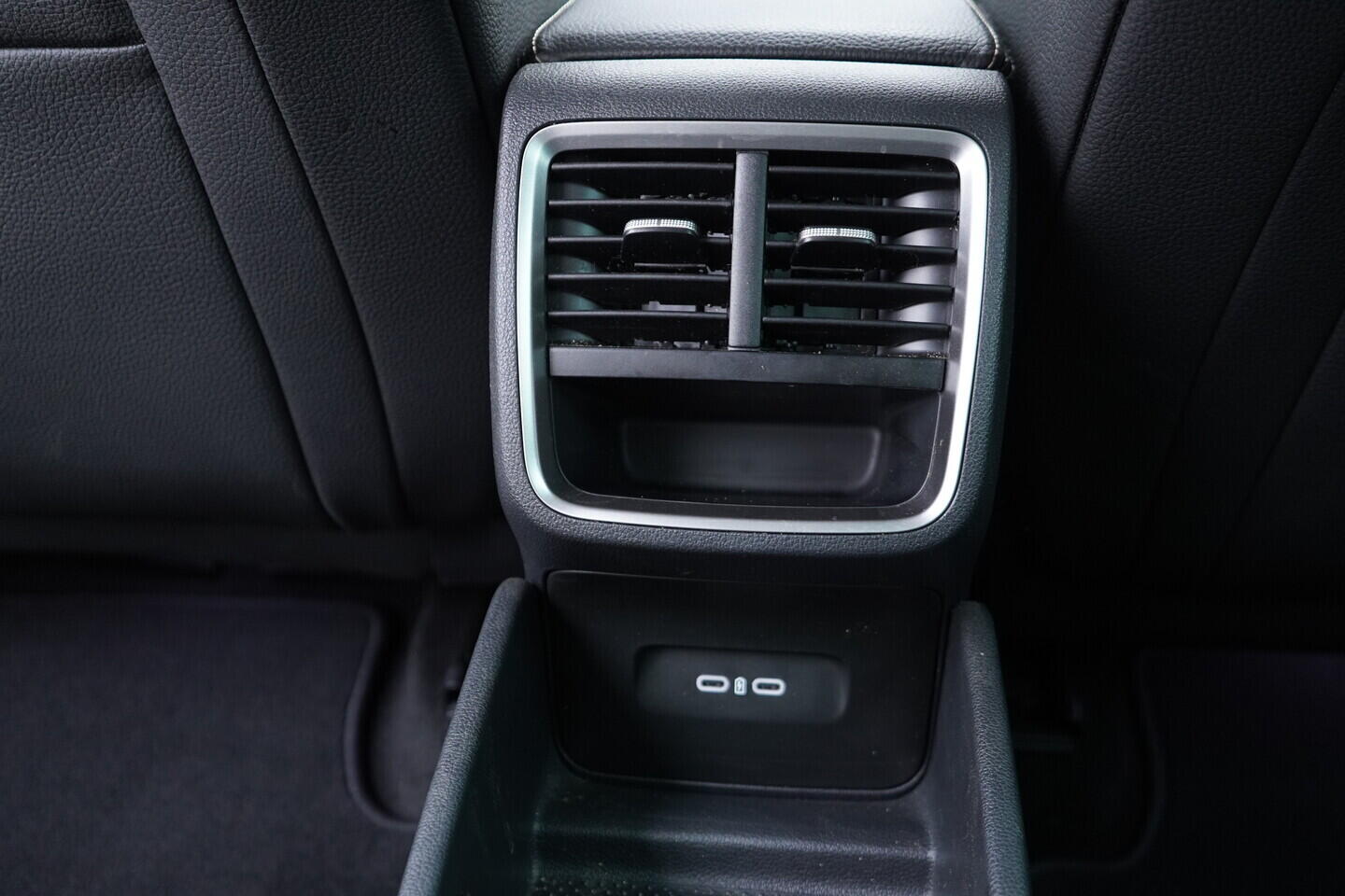 OV190V10936_36.webp_OCTAVIA Top Selection 2.0 TDI 110 kW automat, DPH