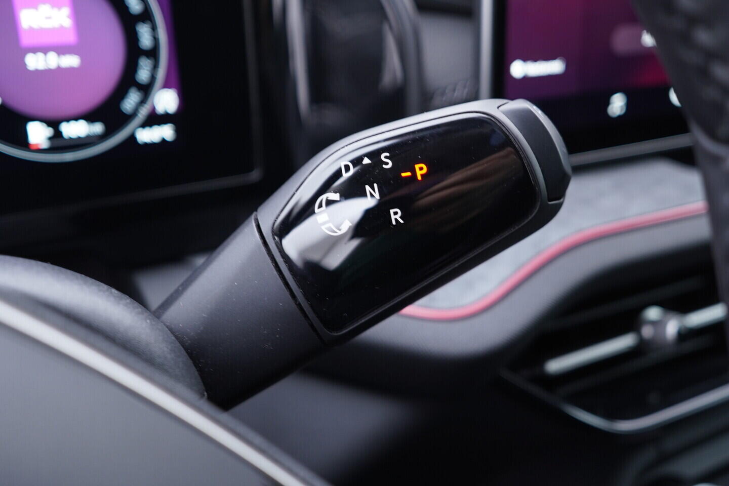 OV190V10937_25.webp_KODIAQ Exclusive Selection 2.0 TDI 142 kW automat, DPH