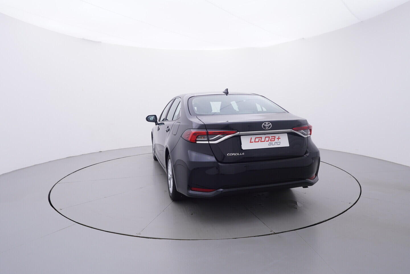 OV190V10939_13.webp_COROLLA Comfort 1.5  92 kW manuál, DPH