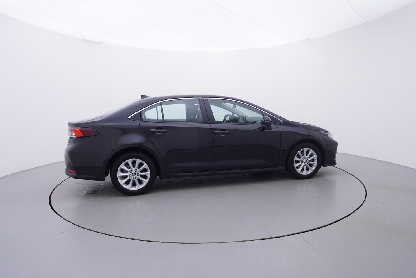 OV190V10939_15.webp_COROLLA Comfort 1.5  92 kW manuál, DPH