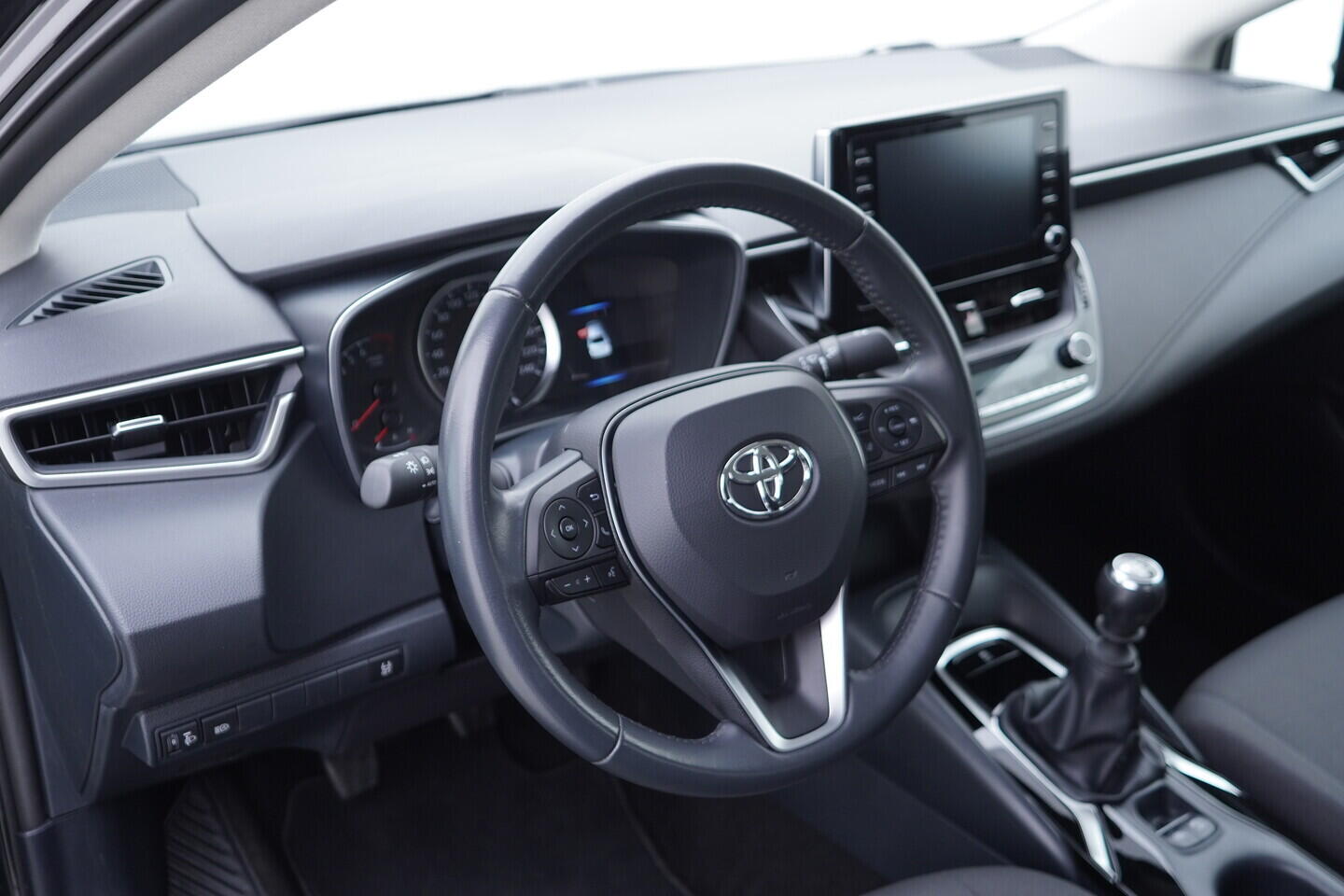 OV190V10939_21.webp_COROLLA Comfort 1.5  92 kW manuál, DPH