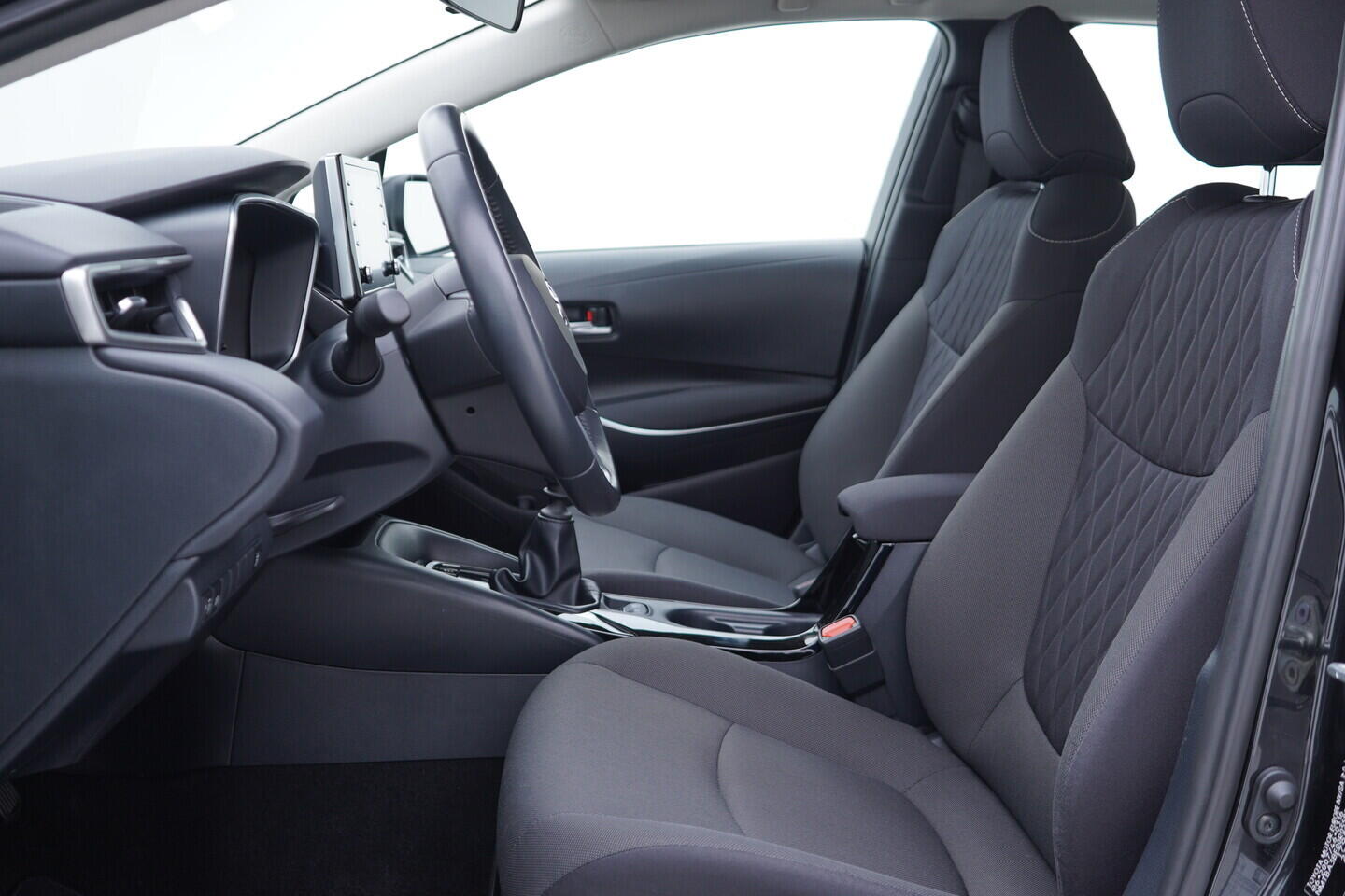 OV190V10939_22.webp_COROLLA Comfort 1.5  92 kW manuál, DPH