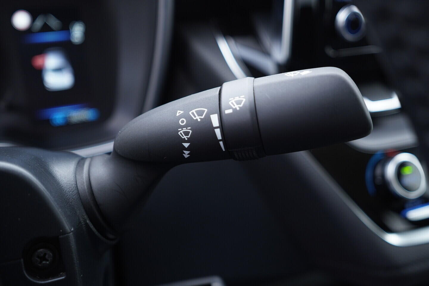 OV190V10939_24.webp_COROLLA Comfort 1.5  92 kW manuál, DPH