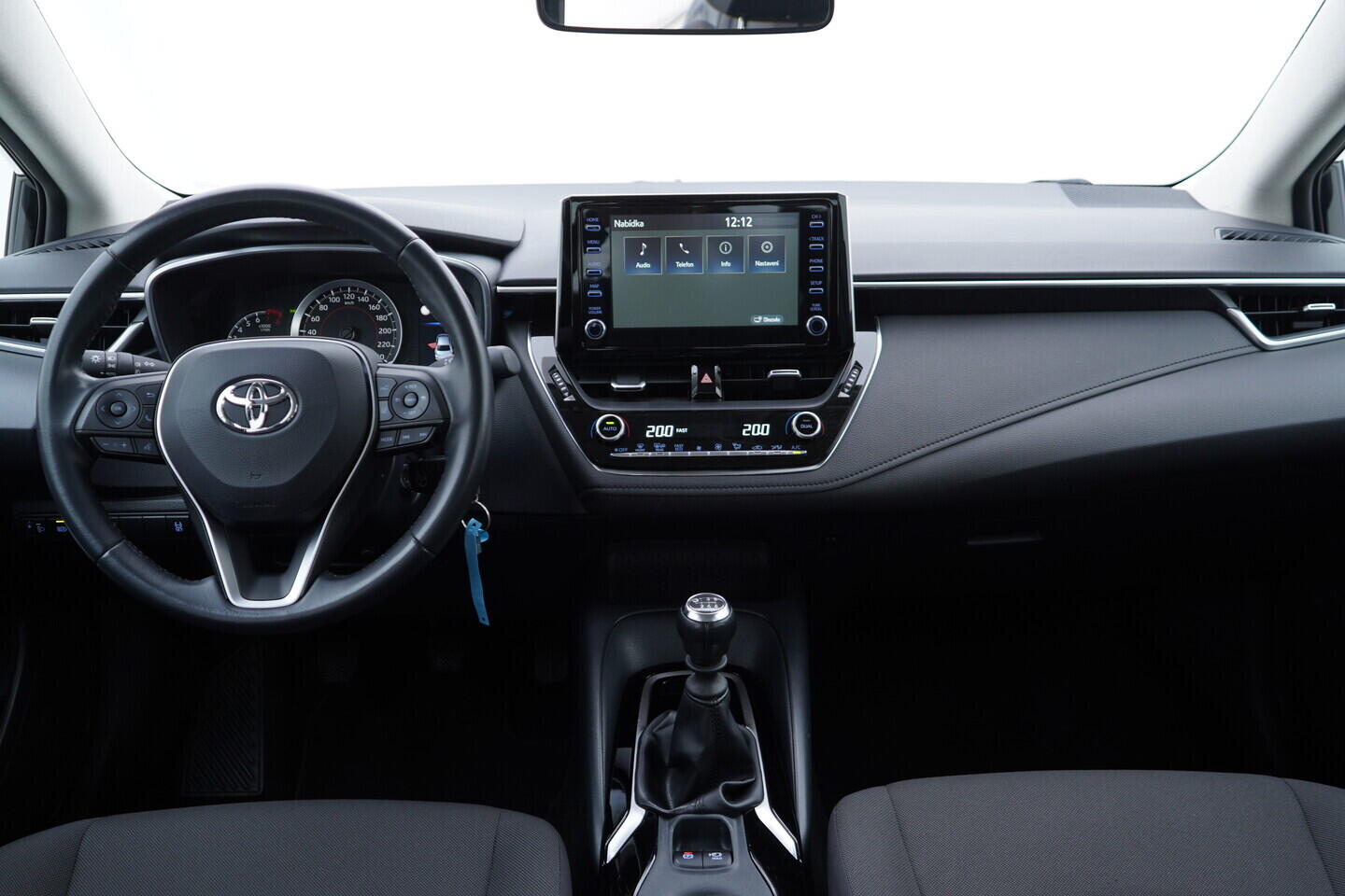 OV190V10939_25.webp_COROLLA Comfort 1.5  92 kW manuál, DPH