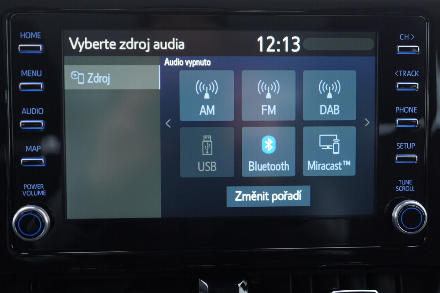 OV190V10939_28.webp_COROLLA Comfort 1.5  92 kW manuál, DPH