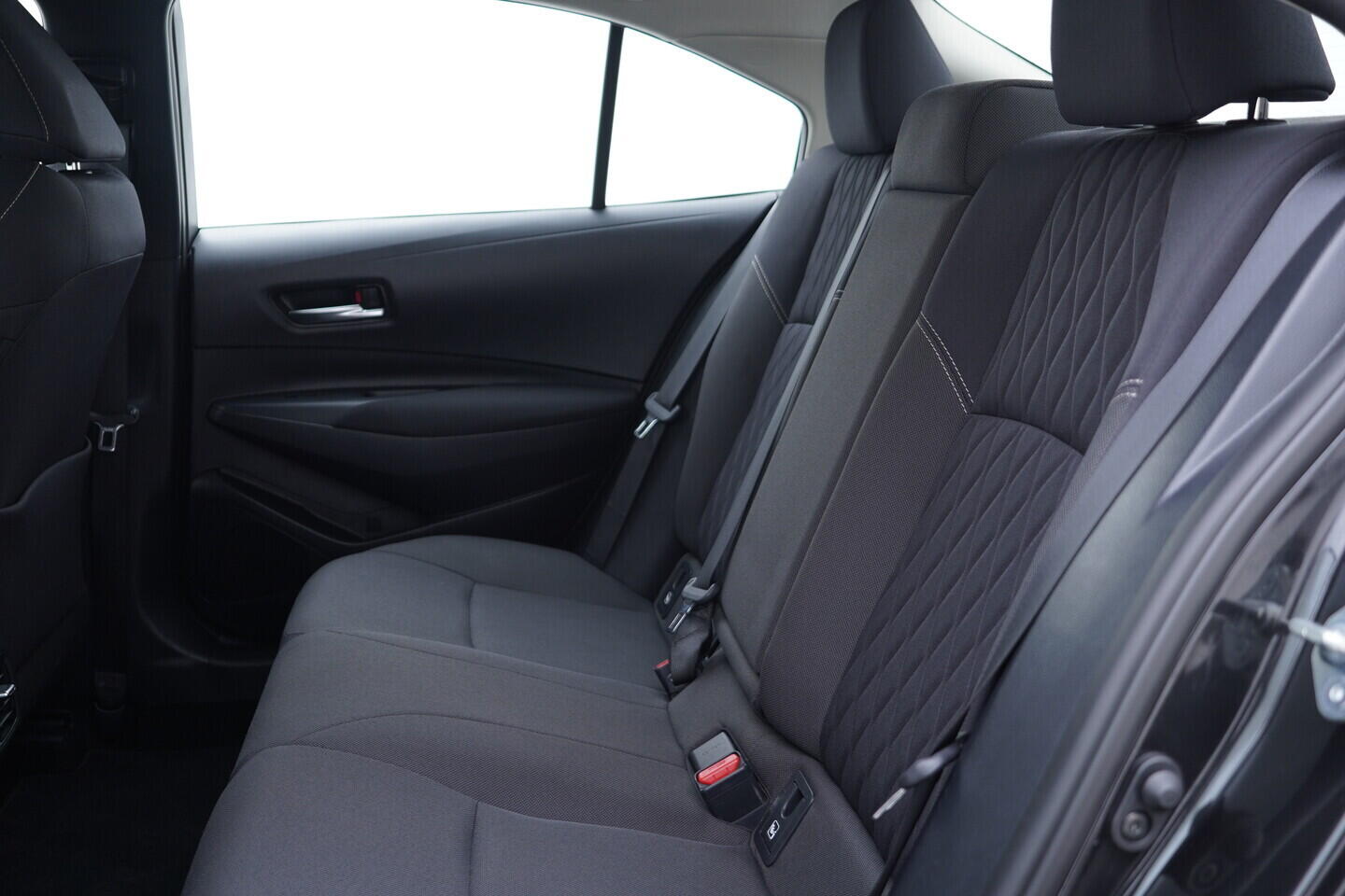 OV190V10939_34.webp_COROLLA Comfort 1.5  92 kW manuál, DPH