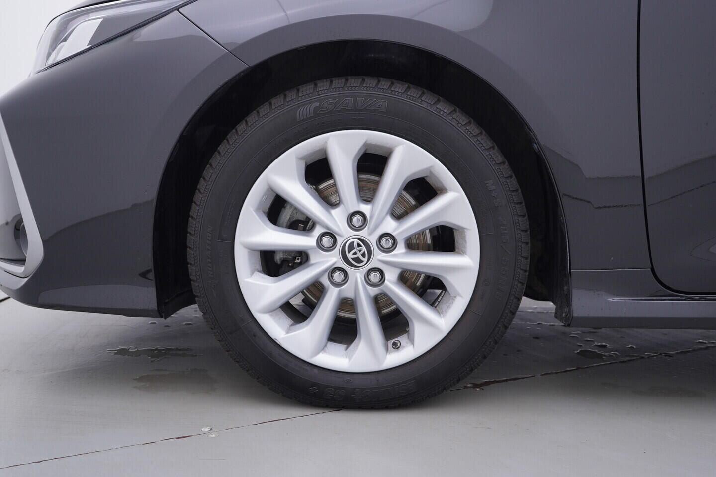 OV190V10939_36.webp_COROLLA Comfort 1.5  92 kW manuál, DPH