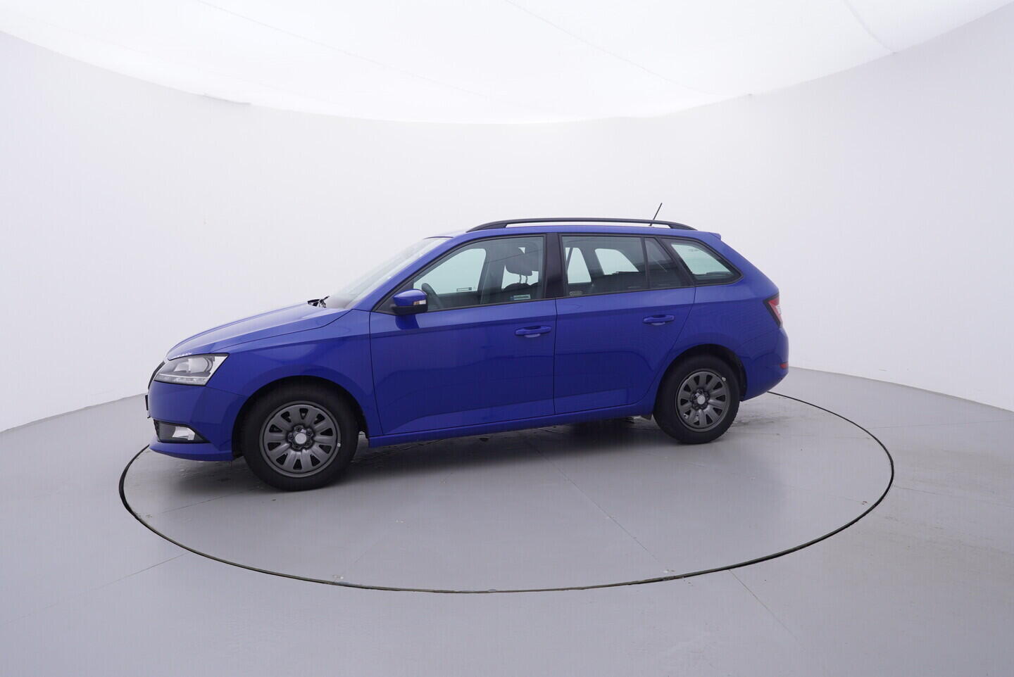 OV190V10941_11.webp_FABIA Tour 1.0 TSI 70 kW manuál, DPH