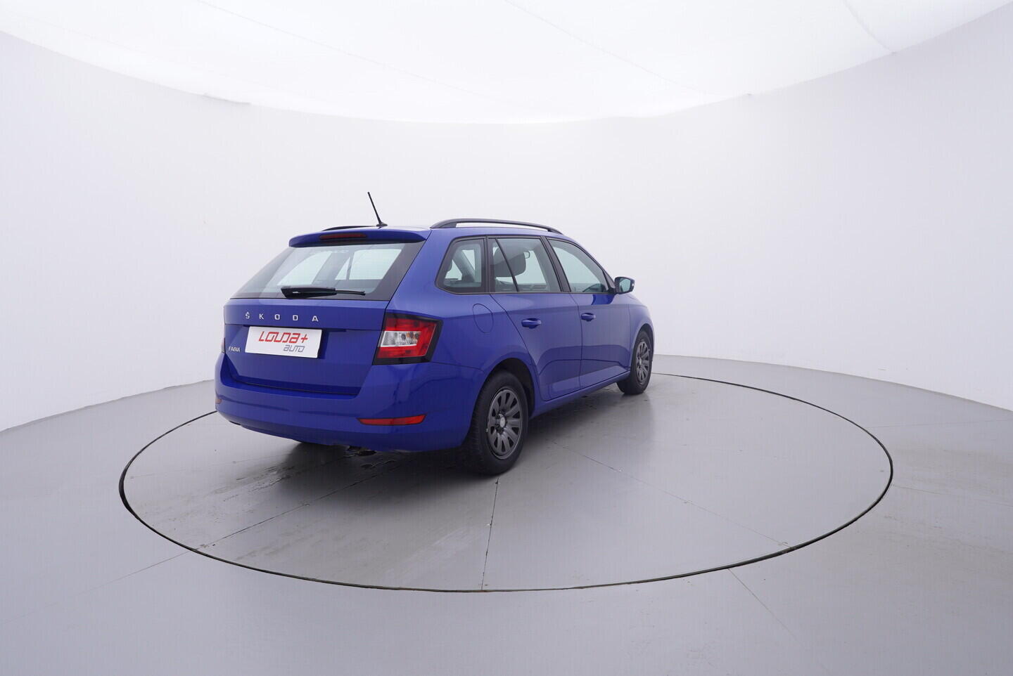 OV190V10941_14.webp_FABIA Tour 1.0 TSI 70 kW manuál, DPH