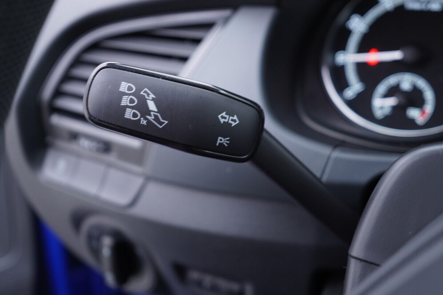 OV190V10941_23.webp_FABIA Tour 1.0 TSI 70 kW manuál, DPH