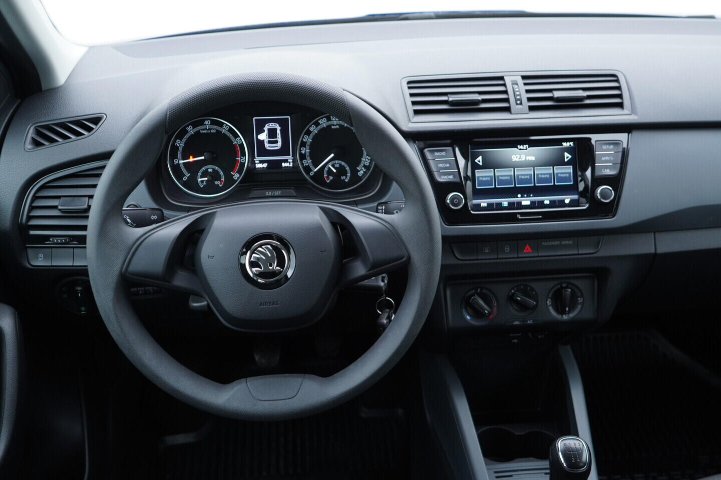 OV190V10941_25.webp_FABIA Tour 1.0 TSI 70 kW manuál, DPH