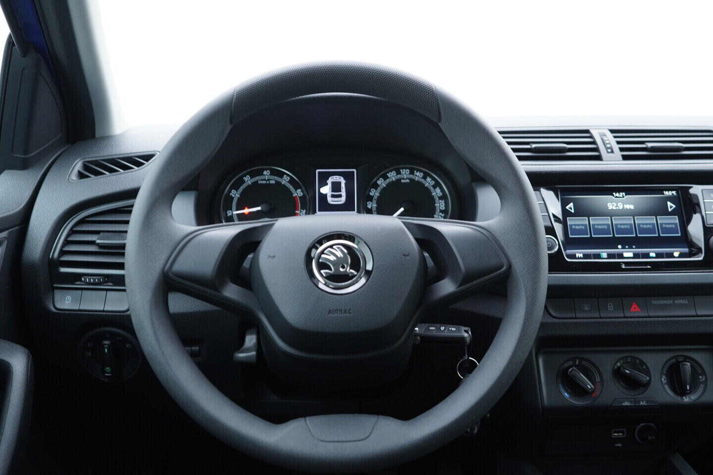 OV190V10941_26.webp_FABIA Tour 1.0 TSI 70 kW manuál, DPH