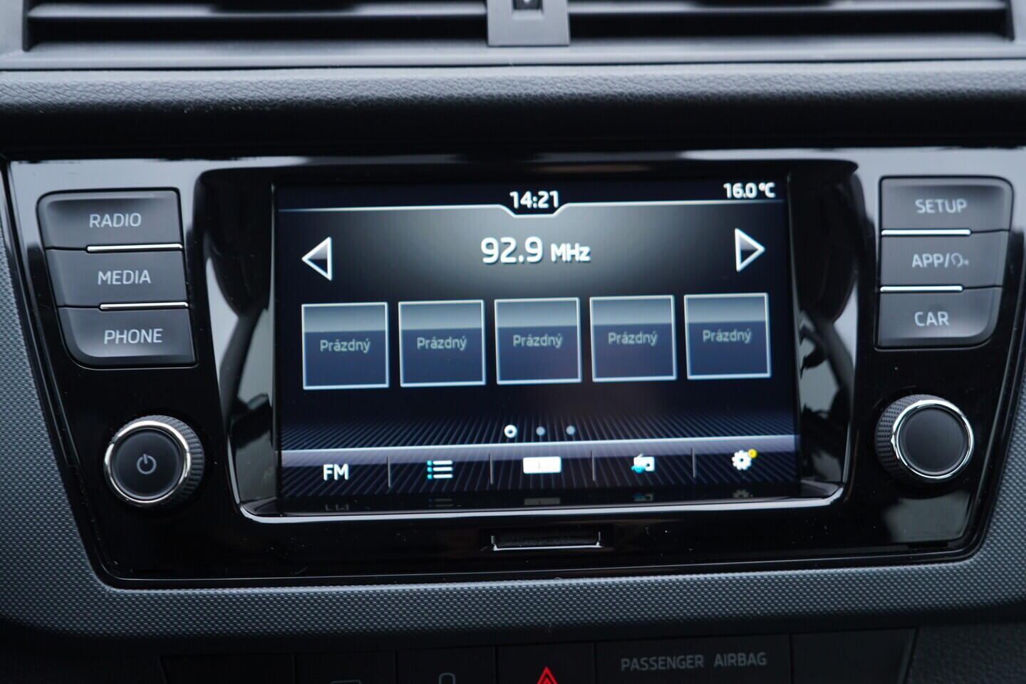 OV190V10941_27.webp_FABIA Tour 1.0 TSI 70 kW manuál, DPH