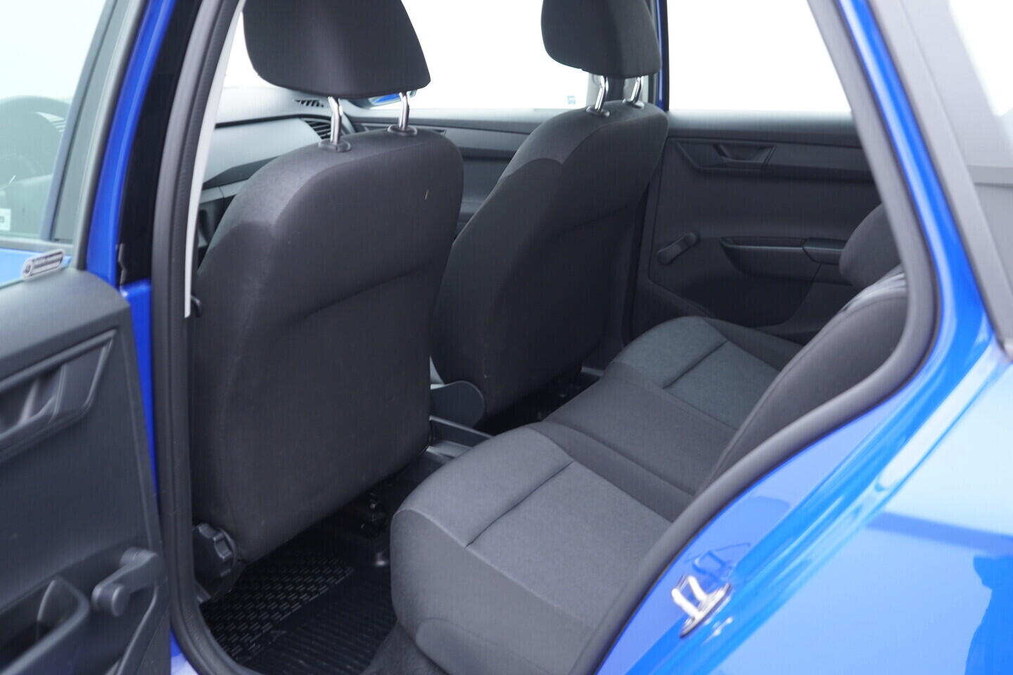 OV190V10941_33.webp_FABIA Tour 1.0 TSI 70 kW manuál, DPH