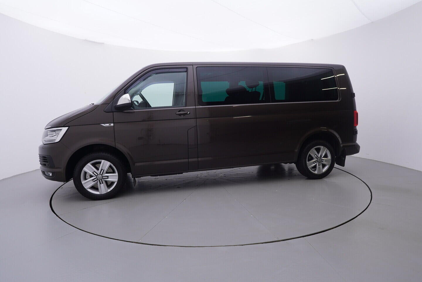 OV190V10943_11.webp_MULTIVAN  2.0 TDI 150 kW automat, DPH