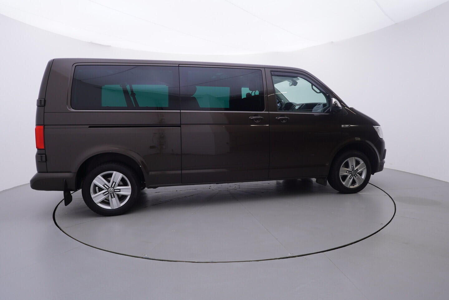 OV190V10943_15.webp_MULTIVAN  2.0 TDI 150 kW automat, DPH