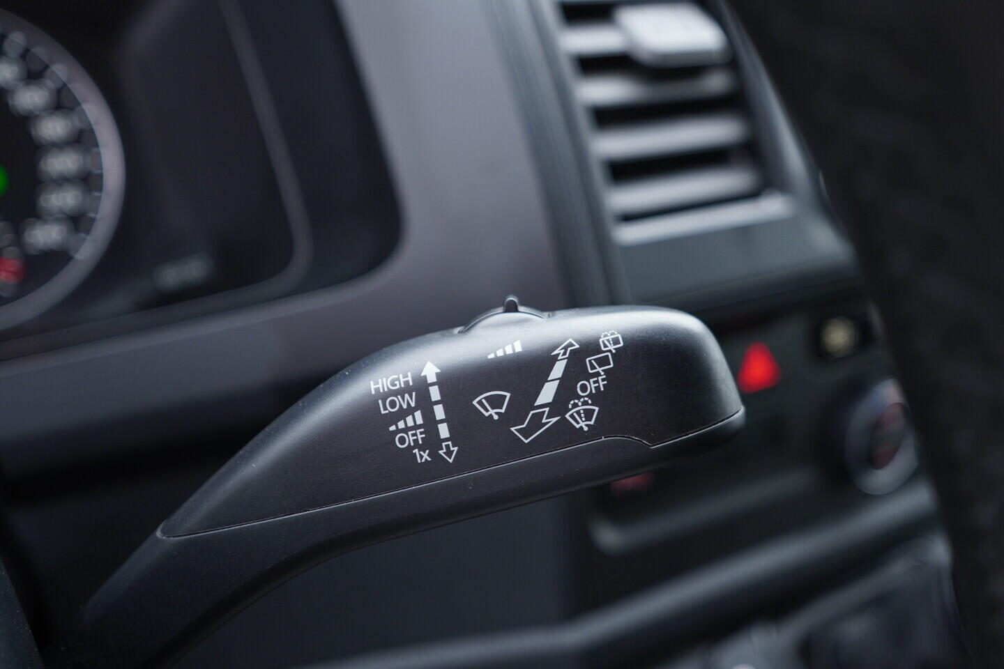 OV190V10943_24.webp_MULTIVAN  2.0 TDI 150 kW automat, DPH