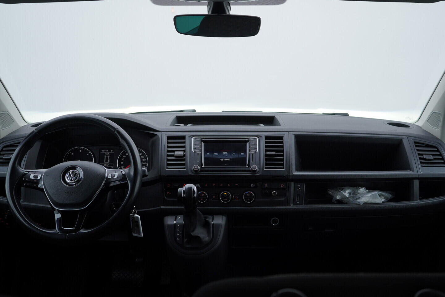 OV190V10943_25.webp_MULTIVAN  2.0 TDI 150 kW automat, DPH