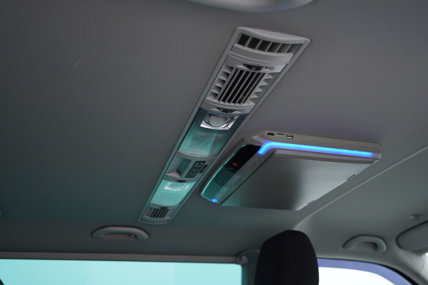 OV190V10943_36.webp_MULTIVAN  2.0 TDI 150 kW automat, DPH