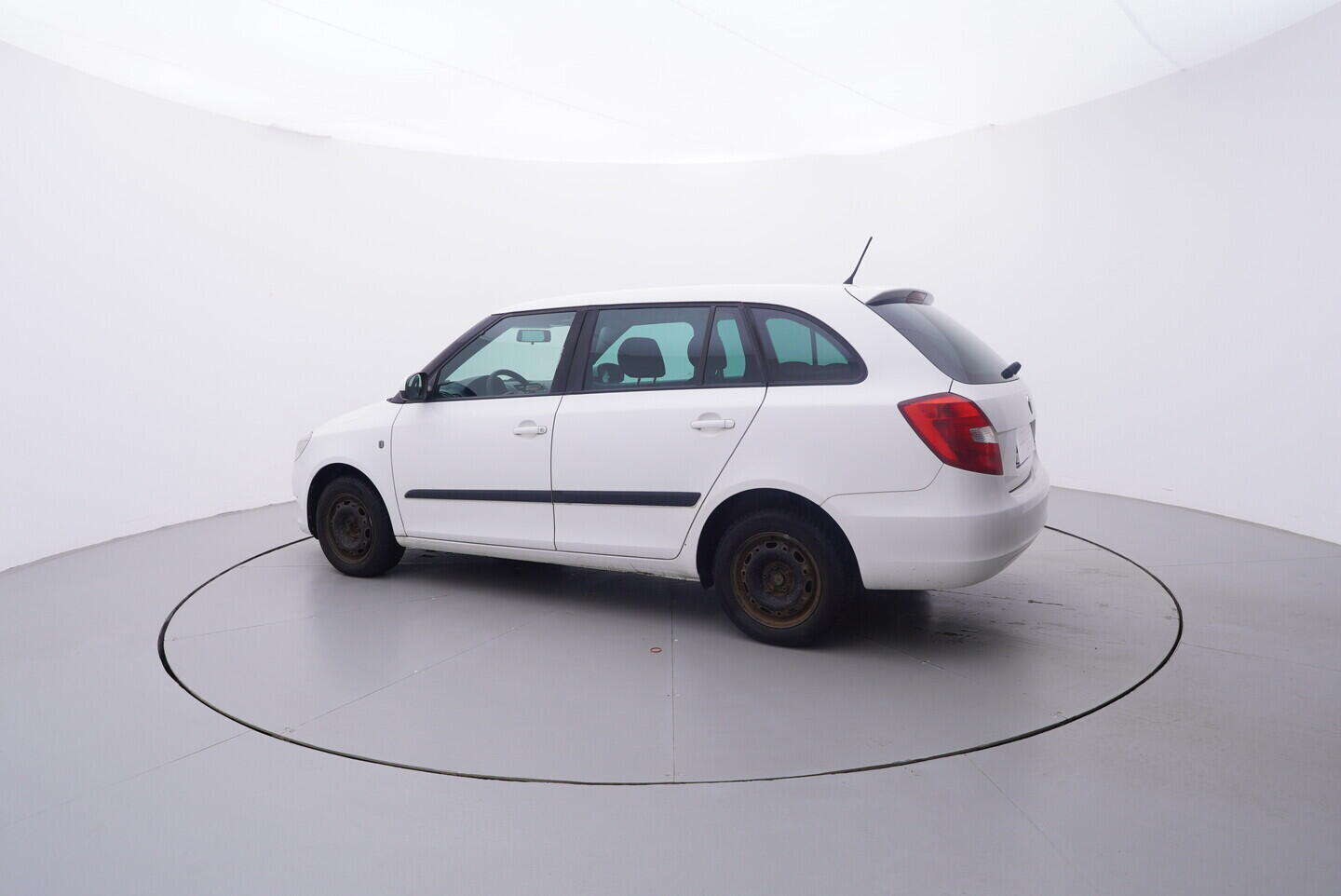 OV190V10945_12.webp_FABIA Ambition 1.6 TDI 55 kW manuál